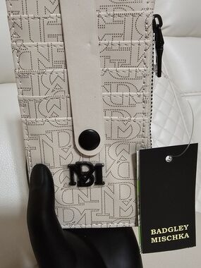 Badgley Mischka White Logo Credit Card Holder With Tab